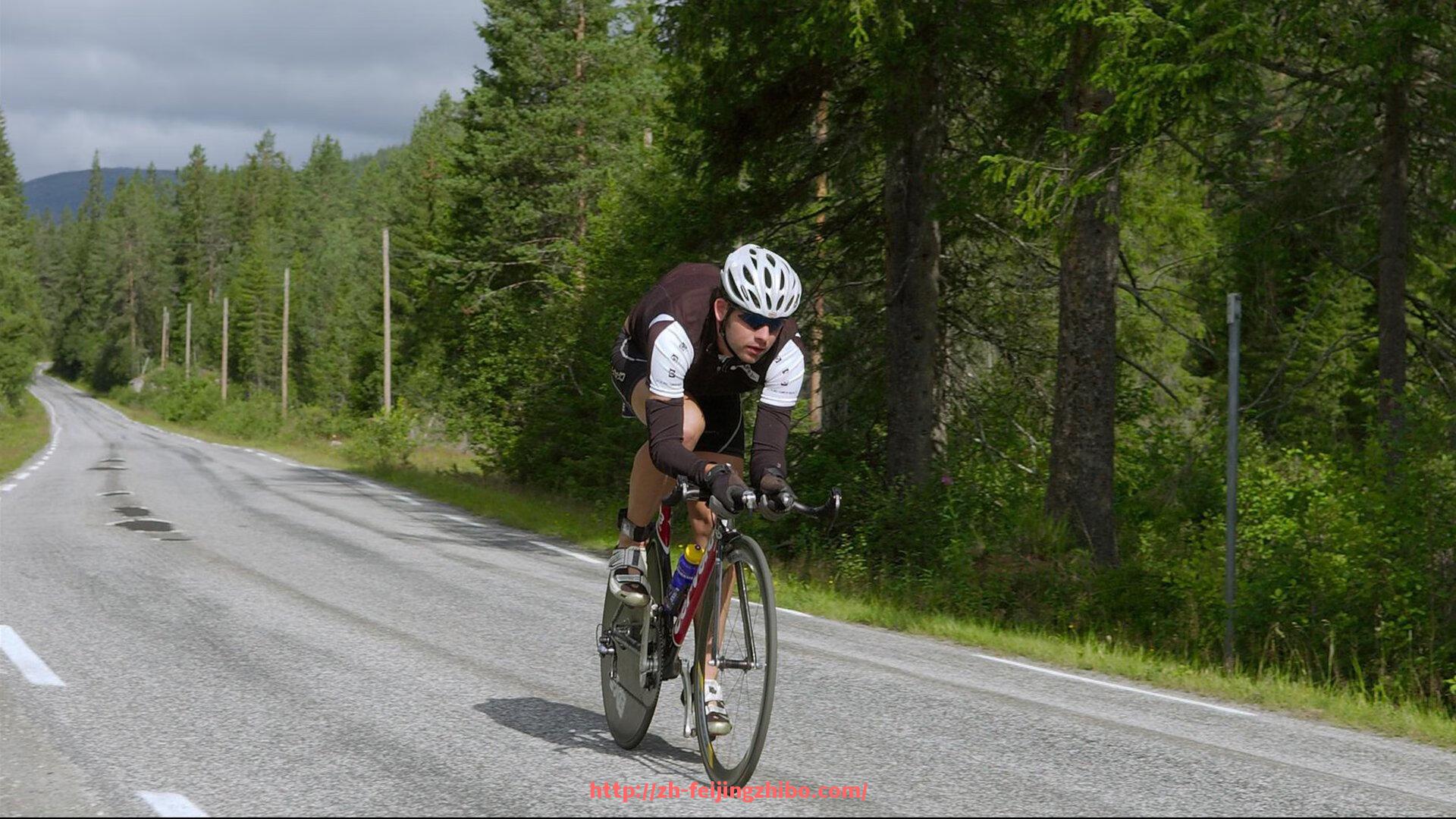 飞鲸体育直播-中超联赛与世界杯关系分析：日程冲突与球员状态影响